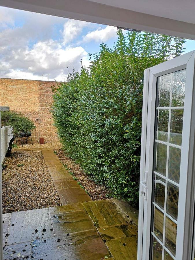 Guildford Town House Villa Exterior photo