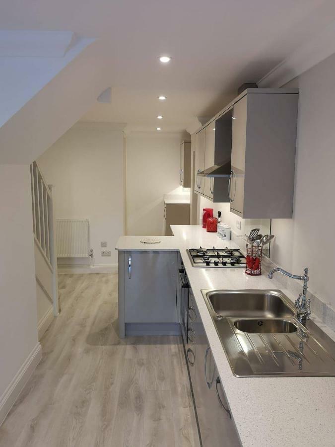 Guildford Town House Villa Exterior photo