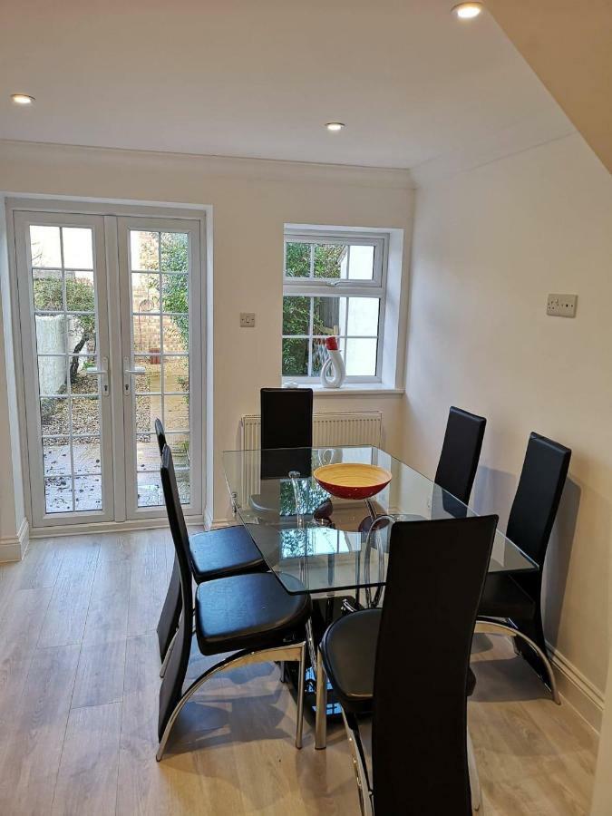 Guildford Town House Villa Exterior photo
